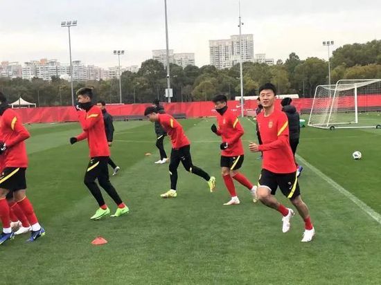 香蕉尹人综合在线观看